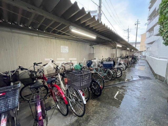 野中北パーク・マンションの駐車場|駐車場があるので、車を買う予定の方も安心です