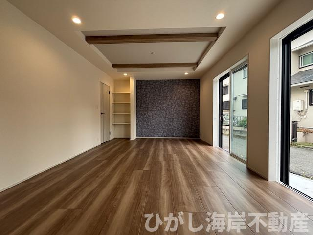 茅ヶ崎市東海岸南6丁目　新築戸建　全３棟の居間・リビング|17帖　折上天井付LDK