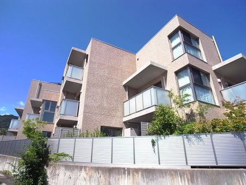 芦屋市岩園町の賃貸マンションの外観
