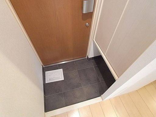 ライラックロッコーの玄関