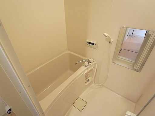 ライラックロッコーの浴室