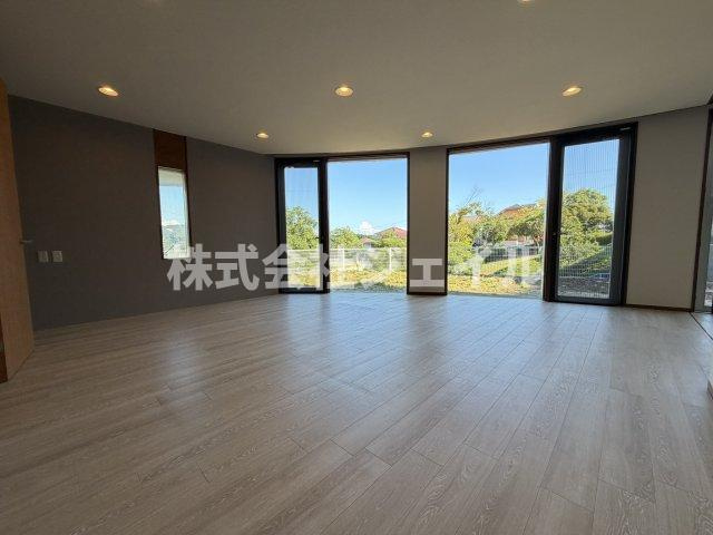中古戸建　惣山町５丁目　リフォーム済みの居間・リビング