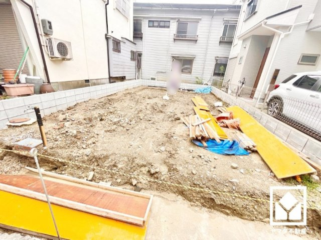 尼崎市東難波町4期の外観|たっぷり収納できるウォークインクローゼットを3か所、ストレージルームを2か所備え、家の中をもっとスッキリ。お洋服はもちろん、季節の荷物や趣味の道具もしっかり収納。