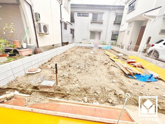 尼崎市東難波町4期の外観|東側バルコニーのため、朝日が気持ちよく入り爽やかな一日を始められます。バルコニーが1階と2階にございますので、お洗濯物もたっぷりと干すことができます。