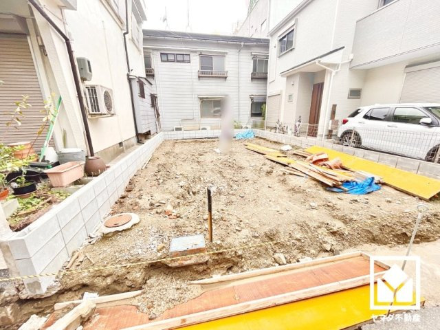 尼崎市東難波町4期の外観|ZEH水準の優れた断熱・省エネ性能を備えており、毎日の冷暖房効率を高めます。日々の暮らしの快適性にも配慮された住まいです。