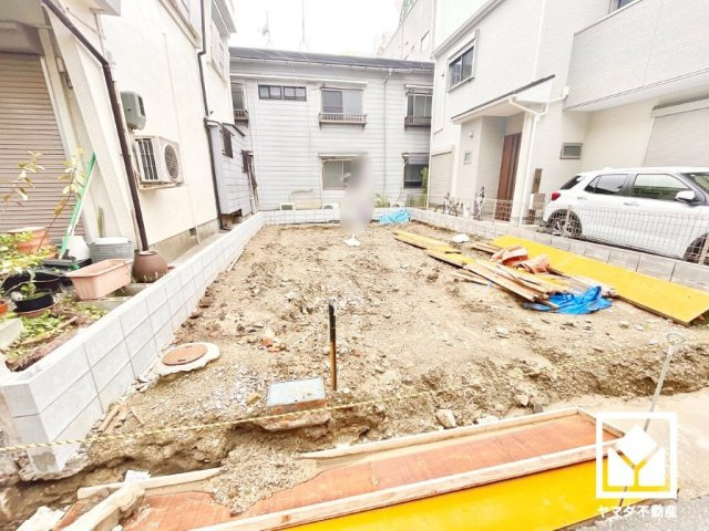 尼崎市東難波町4期の外観|阪神バス「地方合同庁舎」停まで徒歩3分（約240m）の立地。日中の移動や週末のお出かけなど、ライフシーンに応じたスムーズな移動を叶える、ゆとりある住環境です。