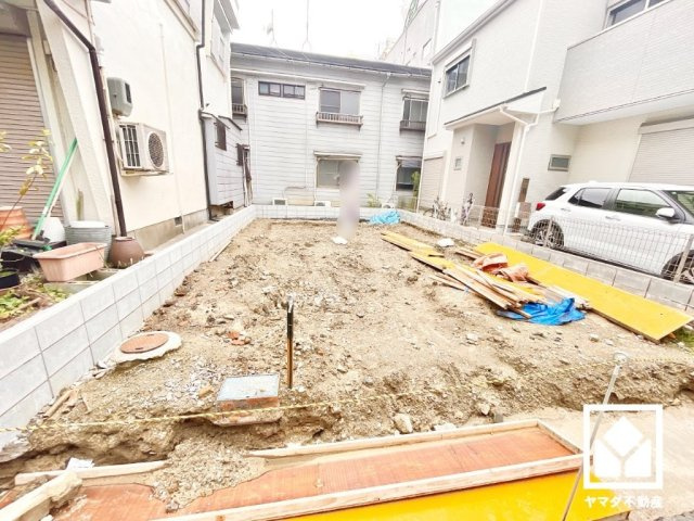 尼崎市東難波町4期の外観|阪神なんば線・本線「尼崎」駅まで徒歩11分の立地。阪神なんば線は当駅始発の列車が多数設定されているため座席に座りやすく、スムーズな移動が可能です。（快速急行など一部列車を除きます）