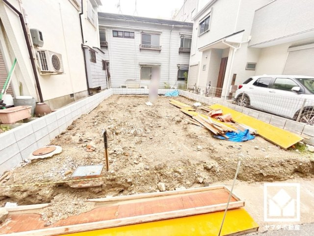 尼崎市東難波町4期の外観|国道2号線まで約220m。名神高速道路の尼崎インターチェンジも一般道で約2.6kmと近く、西宮・吹田など各方面へアクセスがスムーズ。休日のお出かけや通勤も快適なカーライフが叶います。