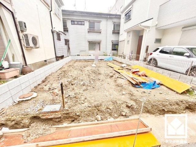 尼崎市東難波町4期の外観|「ローソン尼崎東難波町四丁目店」まで徒歩2分、「万代尼崎難波店」まで徒歩3分、「セブンイレブン尼崎昭和通5丁目店」まで徒歩5分など、お買い物施設が徒歩5分圏内に複数あり便利な住環境です。