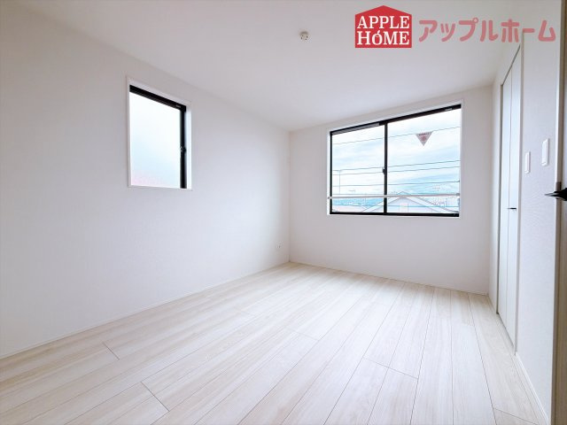 [新築住宅] 鶴ヶ島市鶴ヶ丘 6期 全1棟の洋室|居室は全室収納あり！たっぷりある収納活用でお部屋もキレイを保てます♪