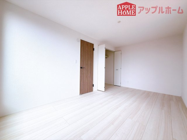 [新築住宅] 鶴ヶ島市鶴ヶ丘 6期 全1棟の洋室|居室は全室収納あり！たっぷりある収納活用でお部屋もキレイを保てます♪