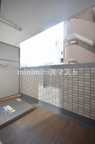大阪市浪速区稲荷１丁目の賃貸マンションのバルコニー