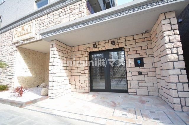 大阪市浪速区稲荷１丁目の賃貸マンションのエントランス