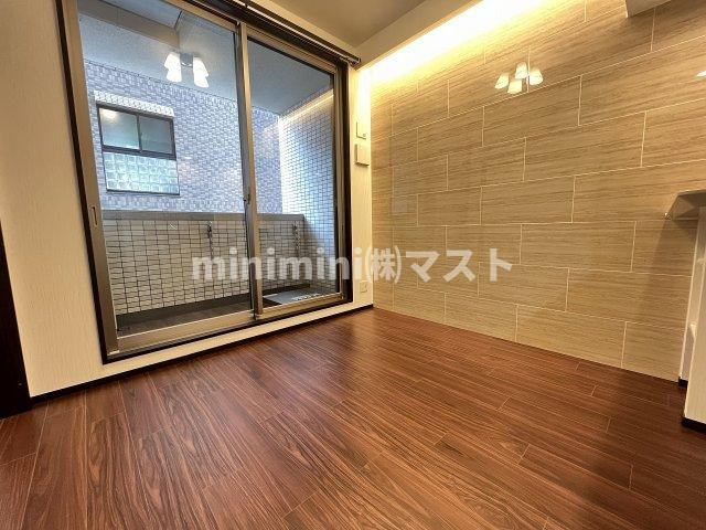 大阪市浪速区稲荷１丁目の賃貸マンションの居間・リビング