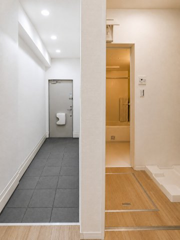カルカソンヌ立川の玄関