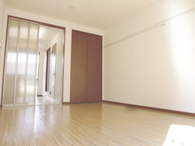 【寝室】 | エスポアール鶴里