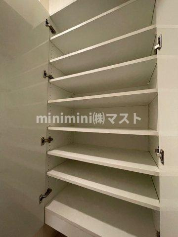 大阪市浪速区稲荷２丁目の賃貸マンションの収納