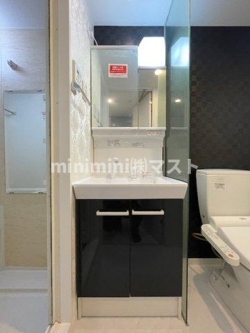 大阪市浪速区稲荷２丁目の賃貸マンションの洗面所