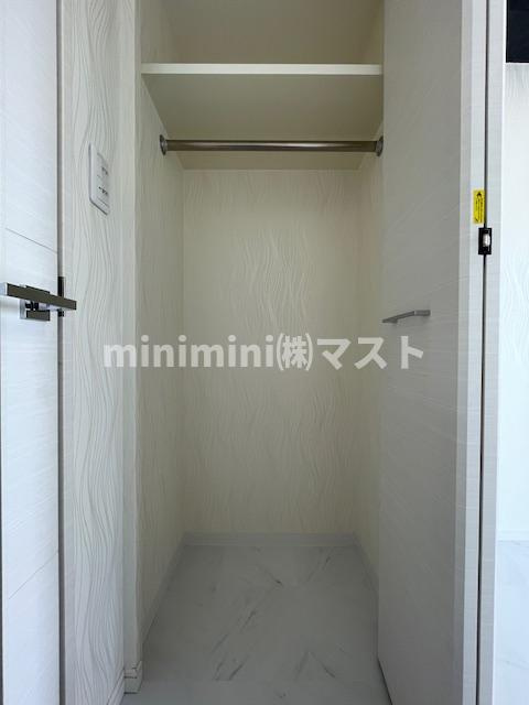 大阪市浪速区稲荷２丁目の賃貸マンションの収納