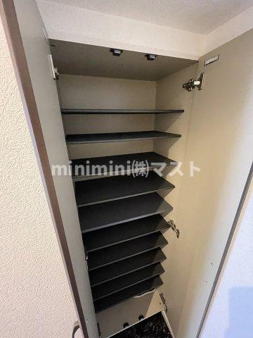 大阪市浪速区日本橋東３丁目の賃貸マンションの収納