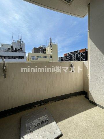 大阪市浪速区日本橋東３丁目の賃貸マンションのバルコニー