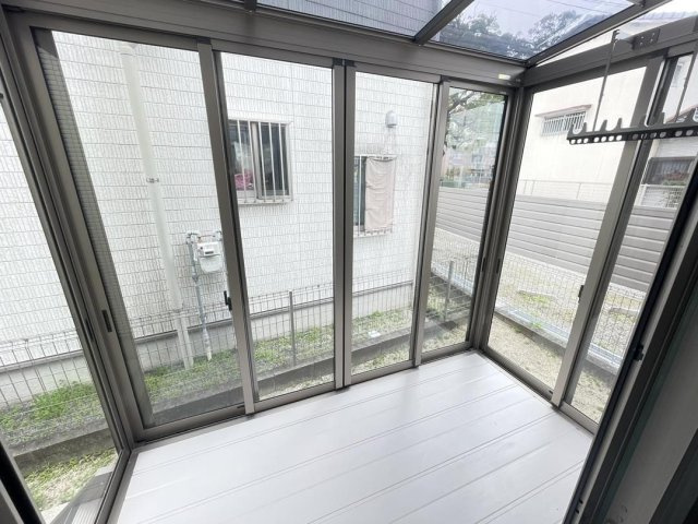 西町南畑貸家のバルコニー|陽当たり良好なサンルーフです♪