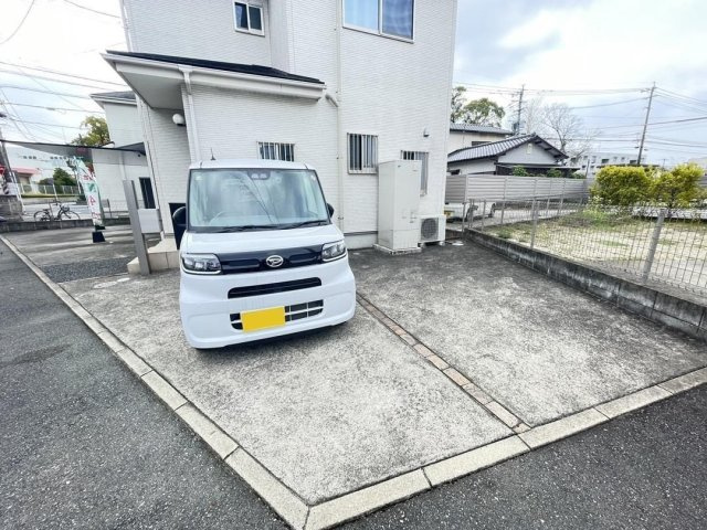 西町南畑貸家の駐車場|駐車スペースもあります☆