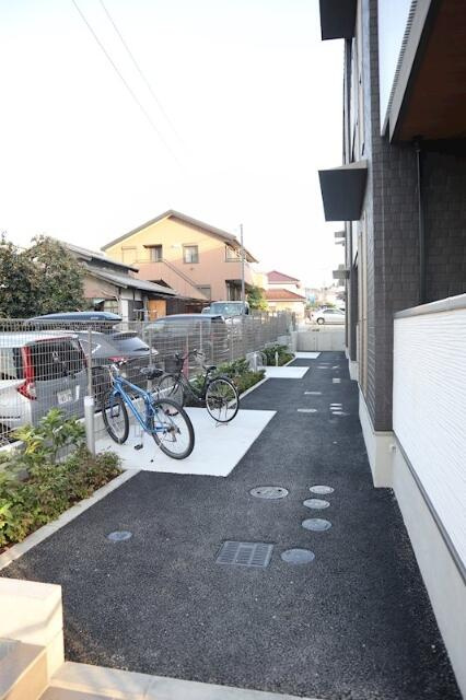 ＴＲＥＥＳⅡの駐車場