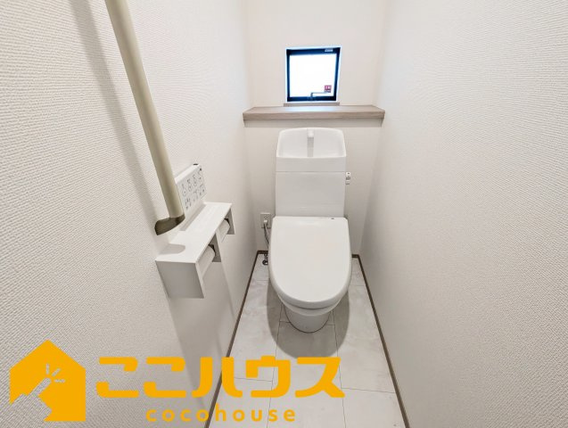 南城市佐敷津波古　新築戸建て　全３棟　B号棟のトイレ|【施工例】※同施工の別物件写真
