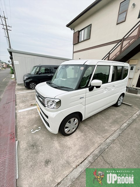 フレグランス八王子の駐車場