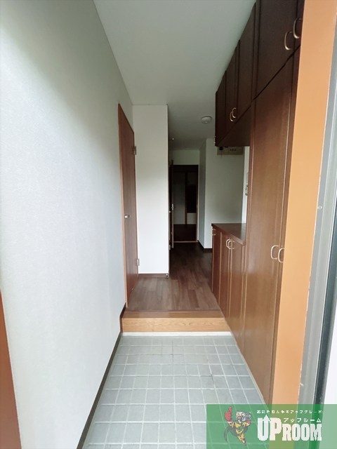フレグランス八王子の玄関