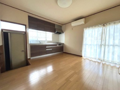 久喜栗原1丁目戸建の居間・リビング|おしゃれなリビングです