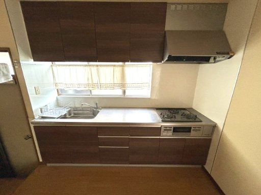 久喜栗原1丁目戸建のキッチン|コンパクトなキッチンで掃除もラクラク