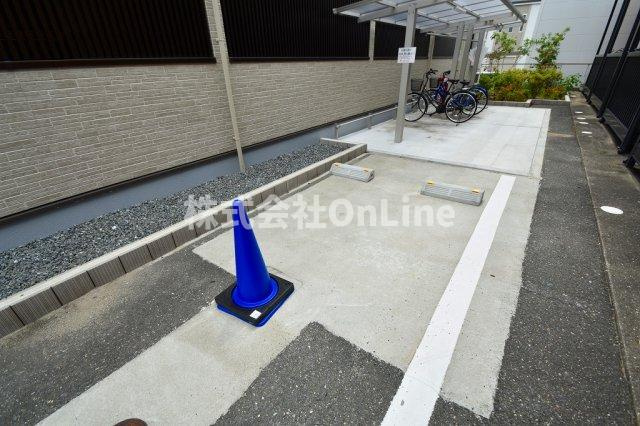 フェルヴォーレ清水の駐車場