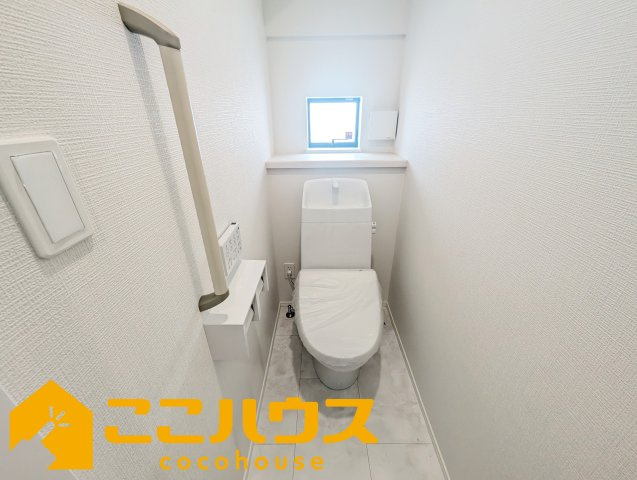 南城市佐敷津波古　新築戸建て　全３棟　C号棟のトイレ|【施工例】※同施工の別物件写真
