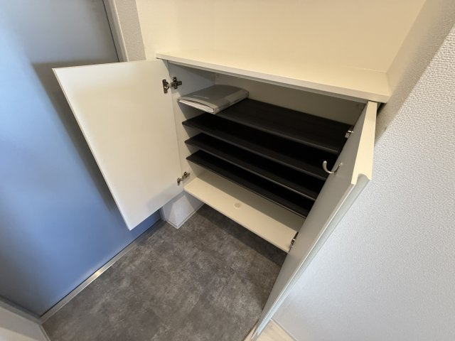 エグゼ江坂WEST　TAPPの収納