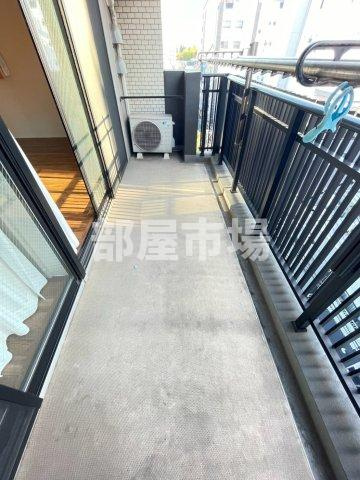 イニシア文京根津のバルコニー