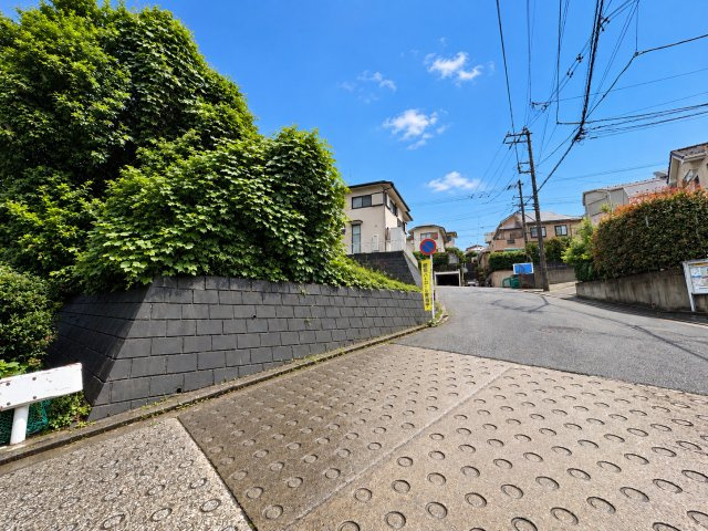 【前面道路含む現地写真】 | ◆保土ヶ谷区上菅田町　売地◆ | ◆土・日・祝日は、当社スタッフによる現地案内会を実施しております。もちろん平日のご案内も可能です。お気軽にご相談ください！！