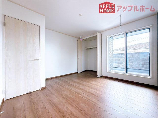 [新築住宅] 比企郡滑川町月輪大堀 全3区画の洋室|２階居室は全室収納あり！たっぷりある収納活用でお部屋もキレイを保てます♪