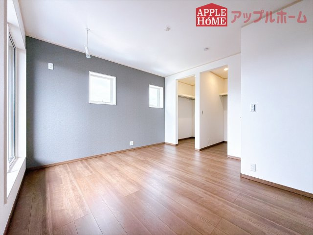 [新築住宅] 比企郡滑川町月輪大堀 全3区画の洋室|２階居室は全室収納あり！たっぷりある収納活用でお部屋もキレイを保てます♪