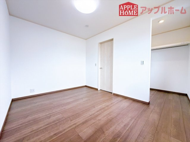 [新築住宅] 比企郡滑川町月輪大堀 全3区画の洋室|２階居室は全室収納あり！たっぷりある収納活用でお部屋もキレイを保てます♪