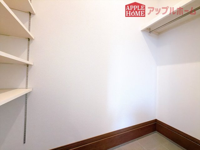 [新築住宅] 比企郡滑川町月輪大堀 全3区画の玄関|土間収納あります♪