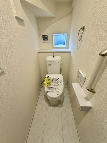 あきる野市野辺全８棟のトイレ|清潔感のある快適なトイレ空間。お手入れがしやすく、心地よい環境を保てます。