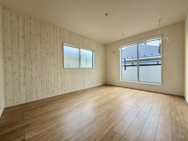 あきる野市野辺全８棟の寝室|【8.12帖】ゆったりとした広さを確保した主寝室。ベッドを置いてもゆとりがあります。
