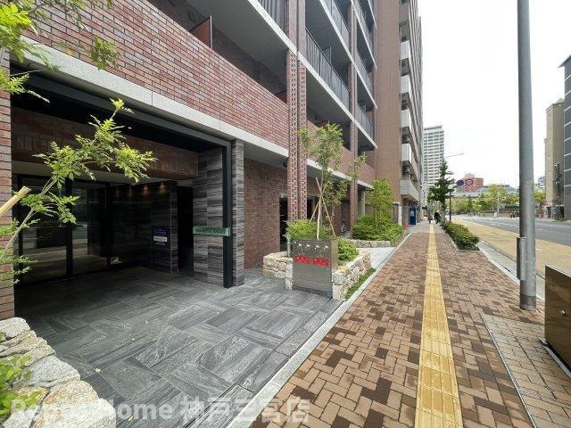 アプリーレ神戸元町のエントランス