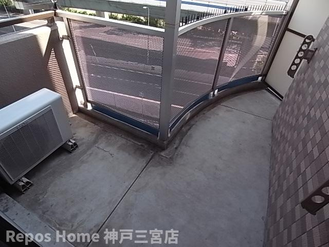 アミーグランコート三宮のバルコニー