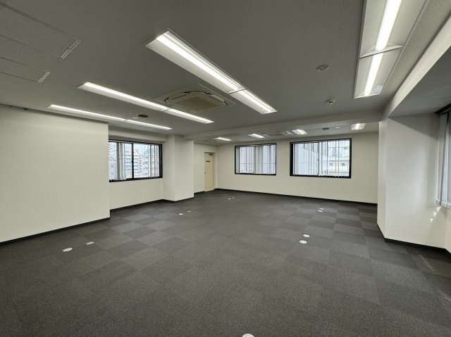 大阪市淀川区東三国２丁目の事務所の内装