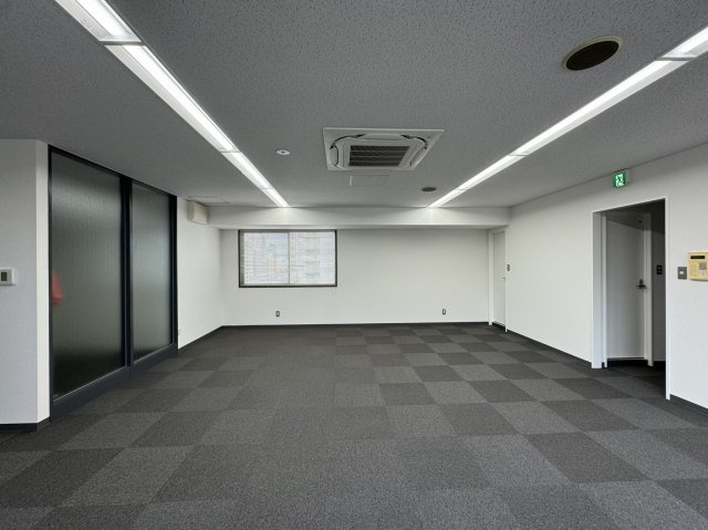 大阪市淀川区東三国２丁目の店舗事務所の内装