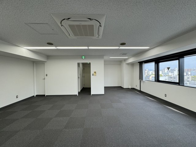 大阪市淀川区東三国２丁目の店舗事務所の内装