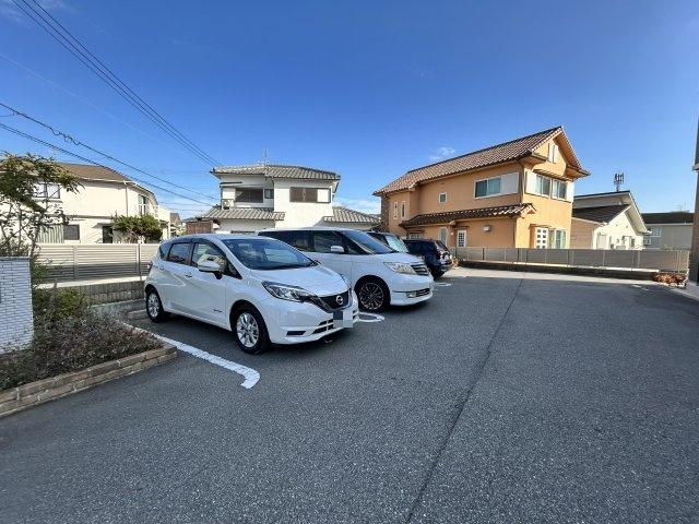 ラ・プレールⅠの駐車場